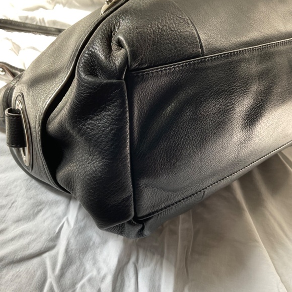 B. Makowsky Oversized Tote/Satchel - Picture 7 of 16